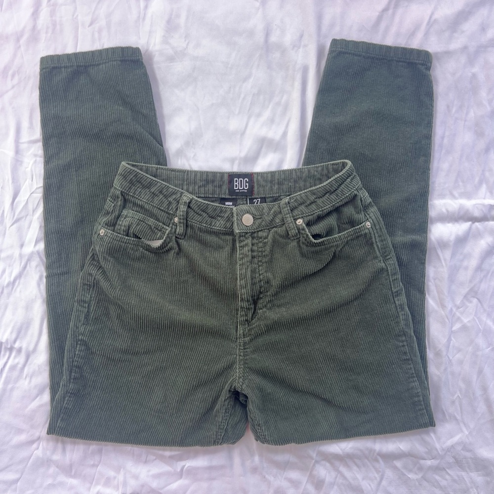 BDG Women’s Green Corduroy Mom High Rise Pants Straight Leg Size 27